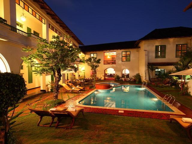 מלון Kochi Grande Residencia מראה חיצוני תמונה